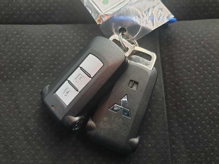 Mitsubishi Eclipse Cross Plug-In Hybrid 4WD Intro Edition