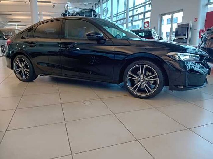 Honda Civic e: HEV Advance | Black Emblem | 8 Jahre Garantie