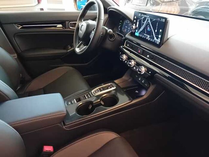 Honda Civic e: HEV Advance | Black Emblem | 8 Jahre Garantie